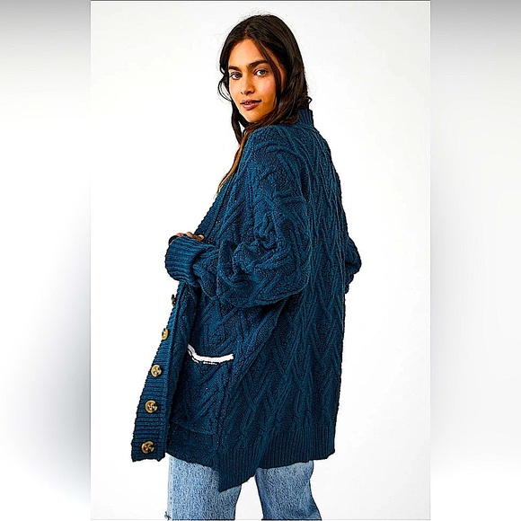 NWOT FREE PEOPLE MONTANA CABLE KNIT BUTTON FRONT CARDIGAN - Picture 1 of 5